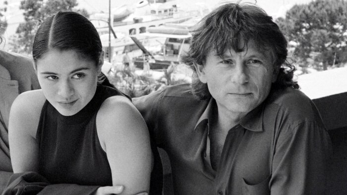 Roman Polański im Jahre 1986 bei den Filmfestspielen von Cannes mit der britischen Schauspielerin Charlotte Lewis. Auch sie erhob Anklage gegen den Regisseur.