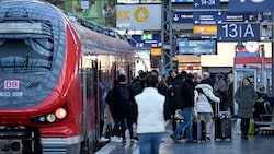 Fahrgäste der Deutschen Bahn (Bild: AFP)