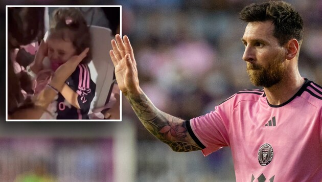 The shot missed: Lionel Messi hit a toddler in the face. (Bild: APA/AFP/Chris ARJOON, X/TrollFootball)