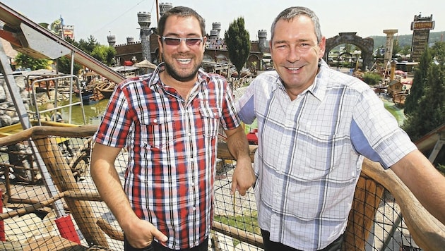 Roger (à gauche) et Ronnie Seunig ne sont pas d'accord sur le fait que l'"Excalibur City" doit désormais être rebaptisée "Family City". (Bild: Philipp Enders/Excalibur City)