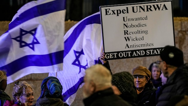 Protestation contre l'UNRWA à Jérusalem (Bild: AP)