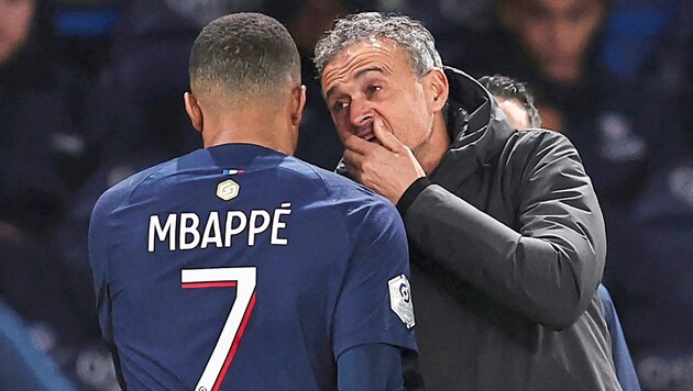Paris coach Luis Enrique and Kylian Mbappé need to talk. (Bild: APA/AFP/FRANCK FIFE)