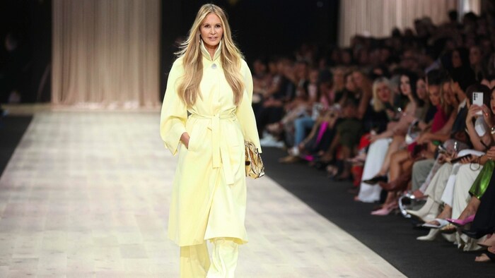 Elle MacPherson a présenté sur le podium des créations de jeunes marques australiennes.