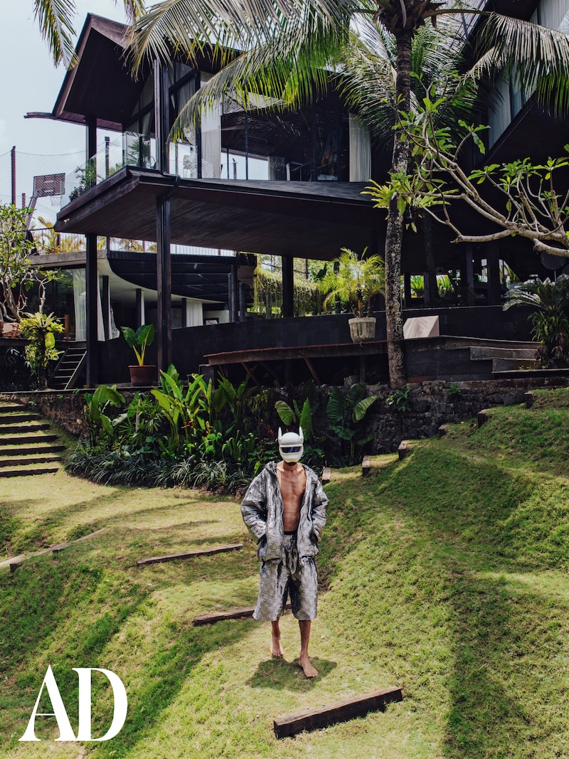 Rapper Cro zeigt sein Paradies (Bild: © Piergiorgio Sorgetti für AD Architectural Digest Germany / Styling: Thomas Skroch)