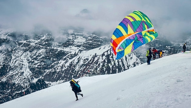 Winter take-off at the Stubaicup on the Elfer high above the Tyrolean Stubaital. (Bild: Hannes Wallner)