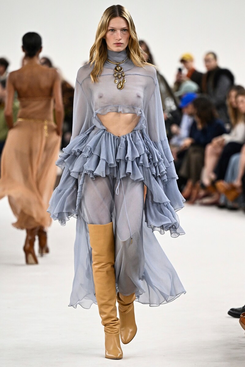 Chloe Ready-to-wear Fall-Winter 2024/2025 Collection (Bild: APA/AFP/JULIEN DE ROSA)