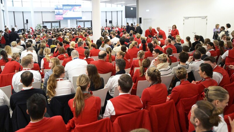 Mit Betriebsversammlungen wollen die Belegschaftsvertreter an die 40% Lohnplus erreichen. (Bild: ROBERT JAEGER / APA / picturedesk.com)