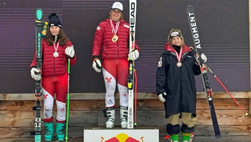 Leonie Lussnig (l.) holte sich Silber hinter der Tirolerin Magdalena Fritz (M.). Bronze ging an die Oberösterreicherin Christina Födermayr. (Bild: Ski Austria/Thomas Zangerl)