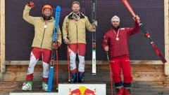 Johannes Aujesky (M.) holte sich auf der Reiteralm den Staatsmeistertitel vor Tristan Takats (l.) und Simon Fleisch (r.). (Bild: Ski Austria/Thomas Zangerl)