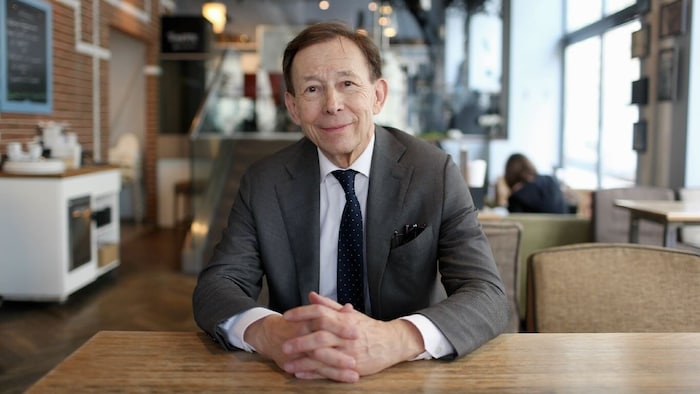 Anwalt Rudolf Mayer verteidigt den Erstangeklagten.