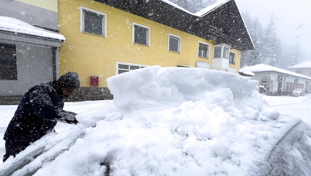 Nicht nur im Straßenverkehr sorgt der Neuschnee für Probleme. (Bild: MARKUS ANGERER)