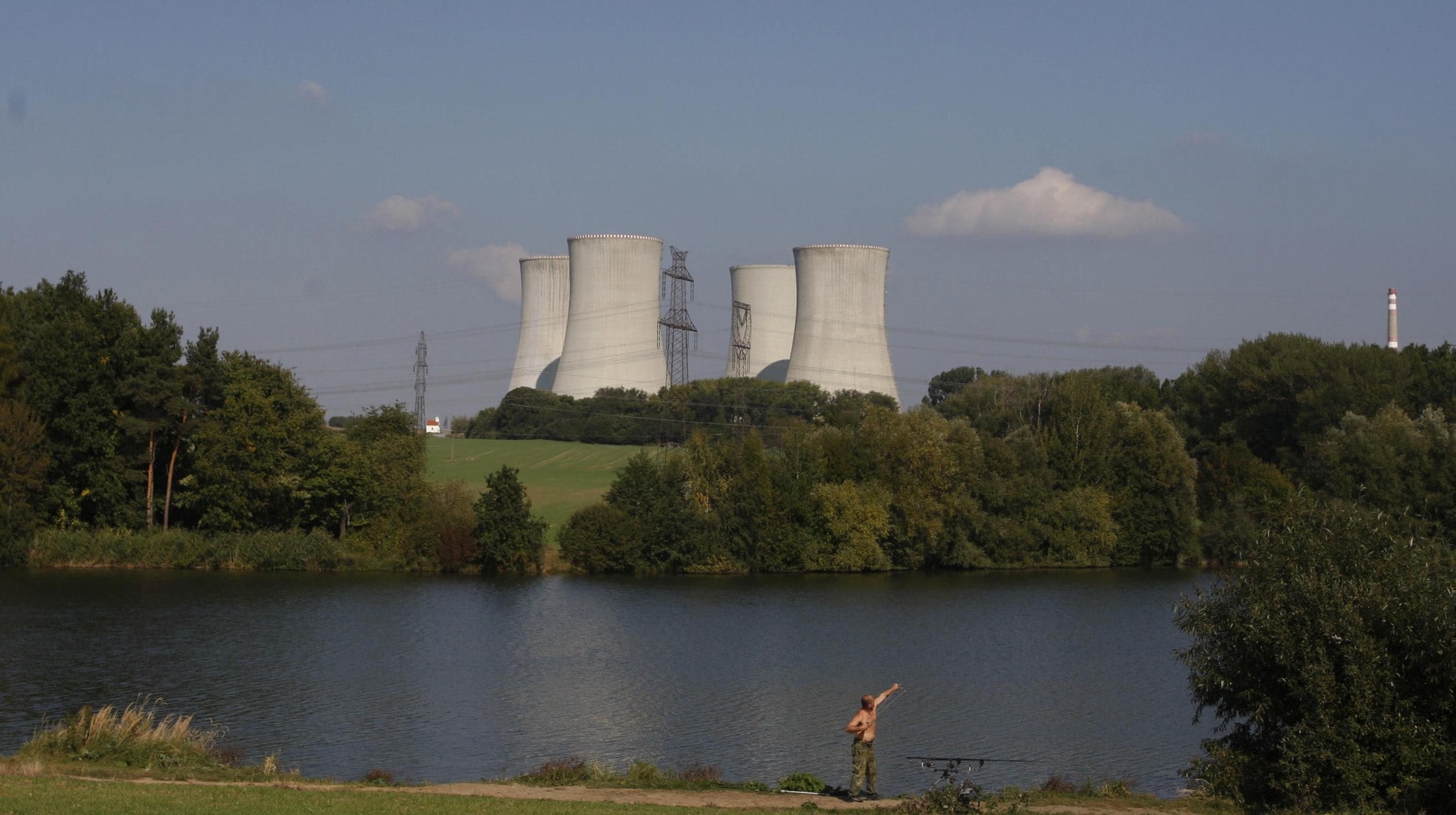 Les commandes de la France L’énergie nucléaire devient un “champignon