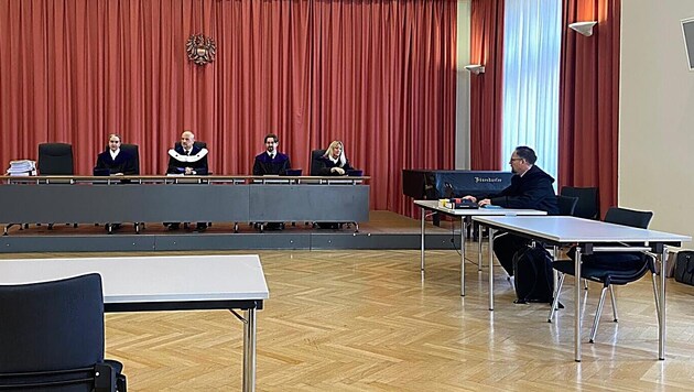 The court in front of the high court judges will remain empty on Wednesday. (Bild: Anja Richter)