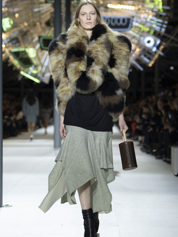 Ausgestellte Röcke waren nur eines der Highlights bei Louis Vuitton.