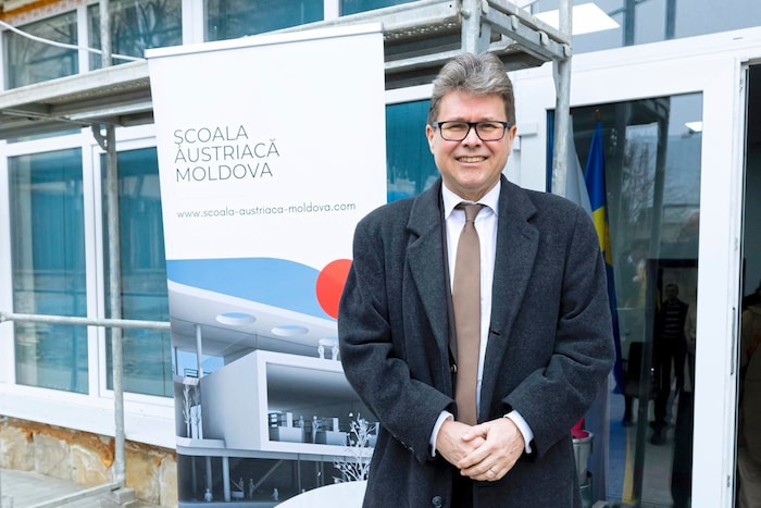 El ministro de Educación, Martin Polaschek (ÖVP), en las obras de la nueva escuela austriaca en ...