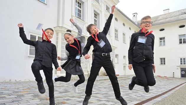 The Kreativ ensemble also had a lot of fun in Ossiach: the four call themselves "Queen of the Kings" - Romeo Prax, Alexander Egarter, Amilia Gruber and Jakob Suprun. (Bild: EVELYN HRONEK)