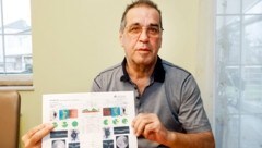 Günter S. mit dem Ergebnis der Optischen Cohärenztomographie. Er musste für diese privat zahlen, ...