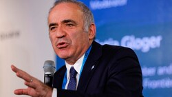 Dem ehemaligen Schachweltmeister Garri Kasparow wird in Russland de facto die Finanzierung von Terrorismus vorgeworfen. (Bild: APA/AFP/Odd ANDERSEN)