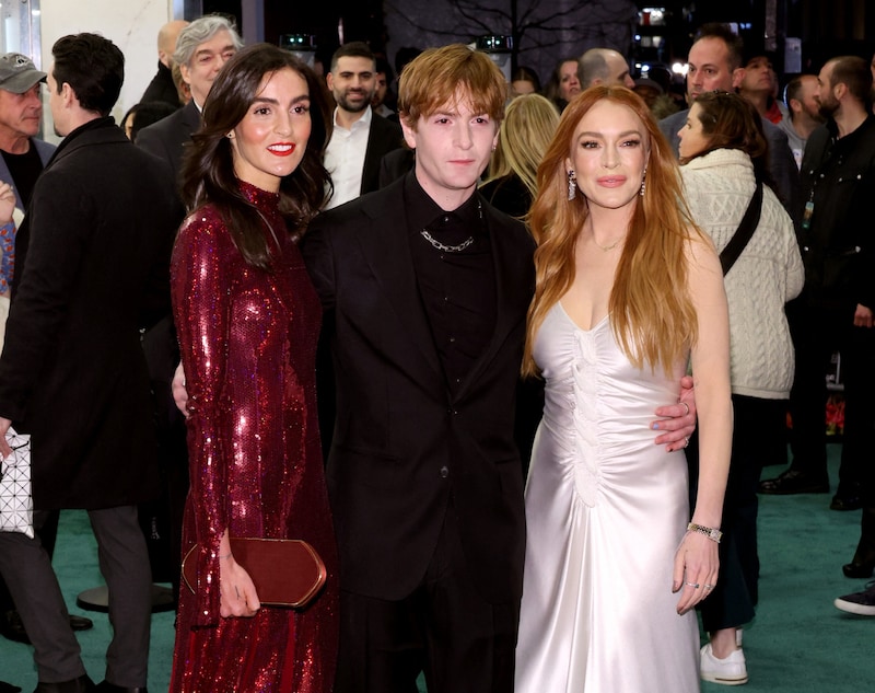 Lohan posierte mit ihren Geschwistern Aliana und Dakota. (Bild: APA/Getty Images via AFP/GETTY IMAGES/Cindy Ord)