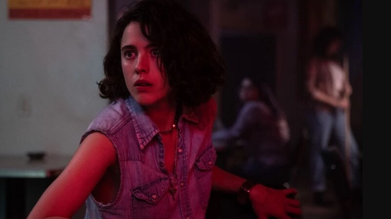 Jamie (Margaret Qualley) ist von ihrer Partnerin frisch getrennt und möchte mit ihrer Freundin einen Roadtrip machen, leider gelangen sie an den falschen Leihwagen.  (Bild: Universal Pic. )