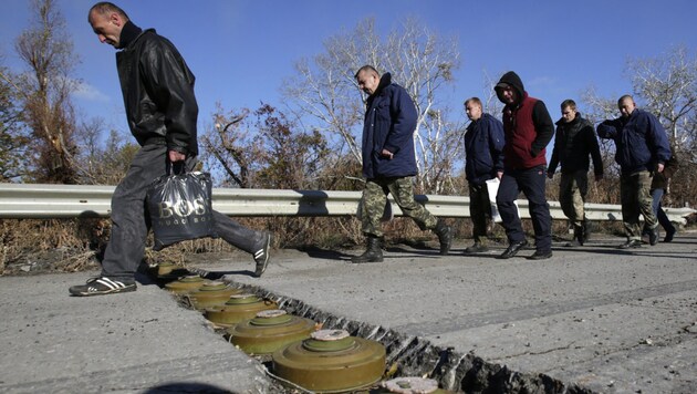 Apparemment, les Tchétchènes utilisent les prisonniers pour échanger leurs propres soldats. (Bild: APA/AFP/Oleksii FILIPPOV)