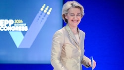 EU-Kommissionspräsidentin Ursula von der Leyen strebt eine weitere Amtszeit an. (Bild: APA/AFP/Daniel MIHAILESCU)