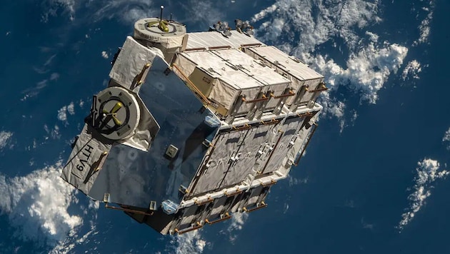Das ausrangiertes Batteriepaket (Bild) der Internationalen Raumstation ISS ist über Mittelamerika weitgehend verglüht. (Bild: NASA)