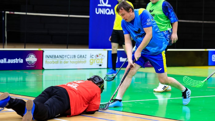 Here, Walter, a strong player, fails against the goalie.