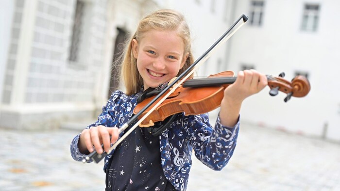 Tabita (8) discovered the violin five years ago: "It sounds absolutely beautiful." One of her ...