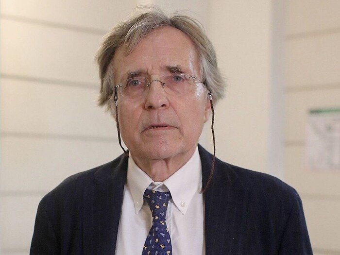 Anwalt Elmar Kresbach verteidigt den 54-jährigen Serienstraftäter.