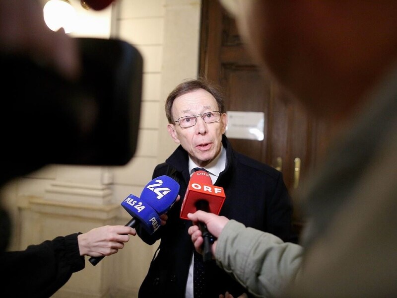 Anwalt Rudolf Mayer verteidigt den Drittangeklagten (25). (Bild: Gerhard Bartel)