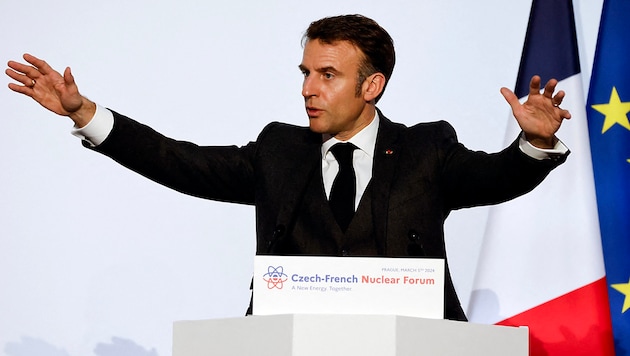 Emmanuel Macron ha llamado la atención recientemente por su retórica particularmente dura en relación con el conflicto de Ucrania. (Bild: APA/AFP/Ludovic MARIN)