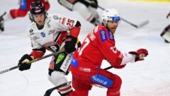 Immer einen Schritt schneller - die KAC-Spieler gegen jene der Pioneers Vorarlberg! (Bild: f. pessentheiner)