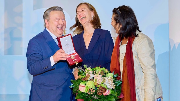 Der Preis war heiß: Bgm. Michael Ludwig mit Vienna-Film-Commission Chefin Marijana Stoisits und Kulturstadträtin Veronica Kaup-Hasler. (Bild: Starpix / A. Tuma)