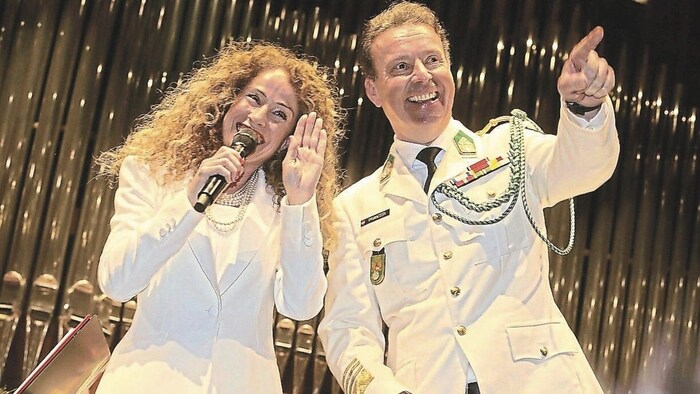 Sandra Pires and conductor Colonel Dietmar Pranter performed a duet.