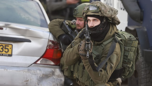 Varios soldados israelíes resultaron heridos en el ataque. (Bild: AFP)