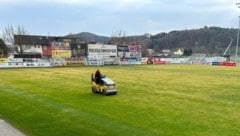 Schon in der vorigen Saison hat’s in Gleisdorf Probleme mit dem Rasen gegeben ... (Bild: FC Gleisdorf 09)