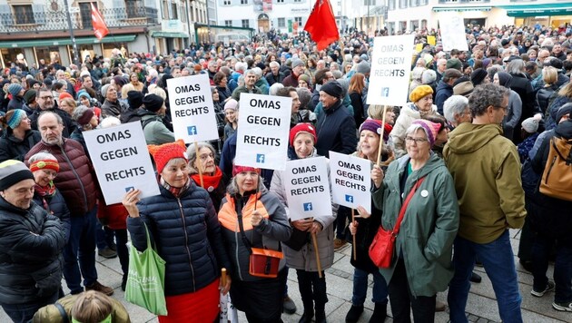 4000 Menschen haben sich zuletzt in Dornbirn versammelt, um ein klares Zeichen gegen den Rechtsextremismus zu setzen. (Bild: Shourot Maurice)