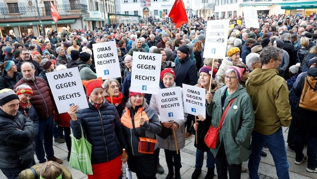 4000 Menschen haben sich zuletzt in Dornbirn versammelt, um ein klares Zeichen gegen den Rechtsextremismus zu setzen. (Bild: Shourot Maurice)