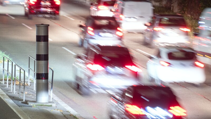 So manches Blitzerfoto hat in Italien für so manches Ehe-Aus gesorgt. (Bild: APA/dpa/Marijan Murat (Archivbild))