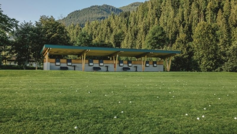 Der Golfplatz des Hotels zählt laut Eigentümer jährlich zu den Top 3 in Österreich. (Bild: Hotel Gran Tirolia Kitzbühel)