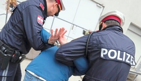 Der 19-Jährige wurde festgenommen (Symbolbild).