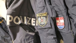 Die Wiener Polizei war mit einem Großaufgebot vor Ort. (Bild: Uta Rojsek-Wiedergut)