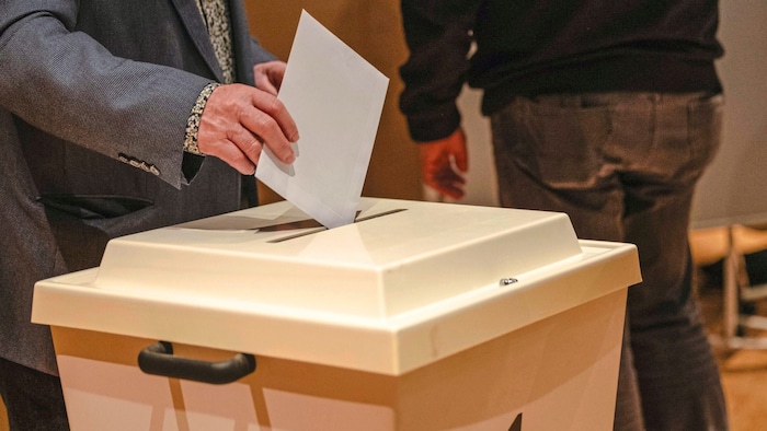 163 gültige Stimmen wurden bei der Präsidentenwahl abgegeben.