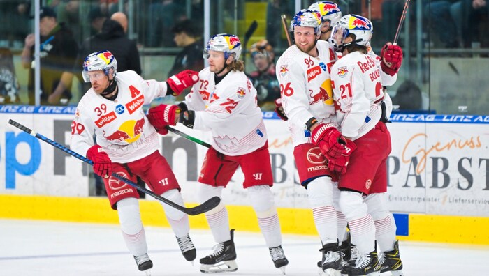 Salzburg celebrated a 3:2 win and are on the verge of promotion