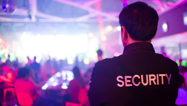 Several police patrols had to be deployed to a disco in Villach after threats were made there. (Bild: iSomboon - stock.adobe.com)