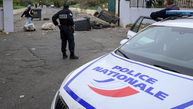 El hombre estaba buscado por Interpol desde hacía meses y ahora ha sido detenido. (Bild: Nicolas TUCAT / AFP (Archivbild))