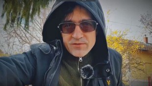 Martin Sellner bedankte sich in einem Video bei X-Chef Elon Musk. (Bild: Screenshot twitter.com/Martin_Sellner)