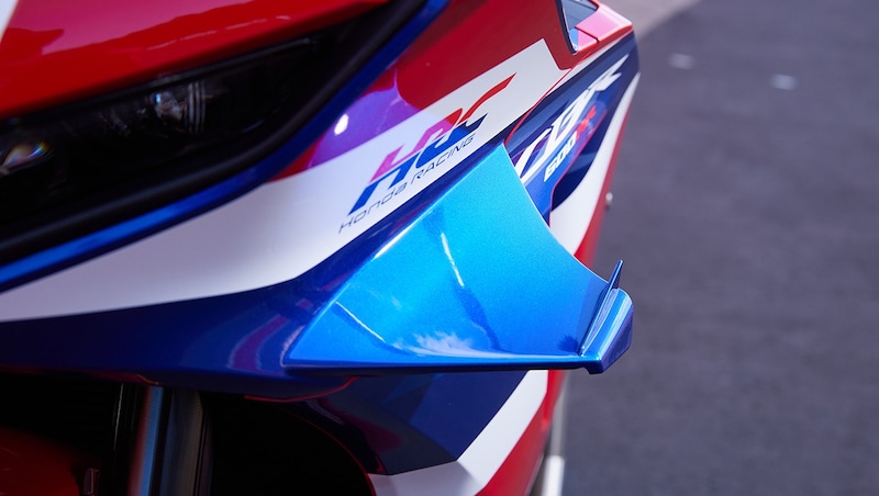 Die Winglets sollen für mehr Stabilität vor allem beim Anbremsen sorgen. (Bild: Honda)