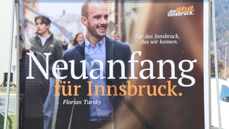 Florian Tursky spaziert lächelnd durch die Menge. (Bild: Birbaumer Christof)